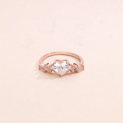 Vera Heart Ring
