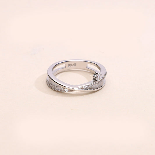 Everly Crossover Ring