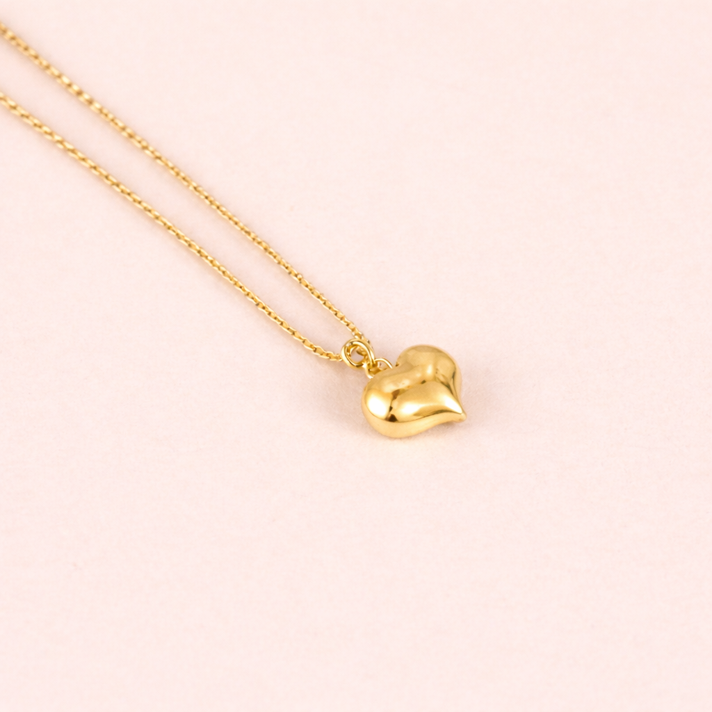 Leva Heart Necklace