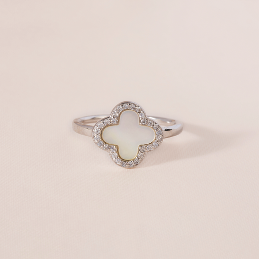 Clover Ring