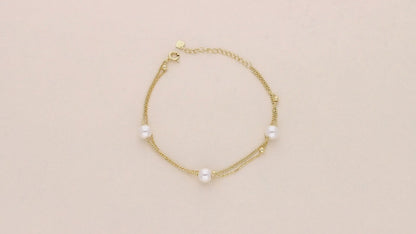 Tess Pearl Bracelet